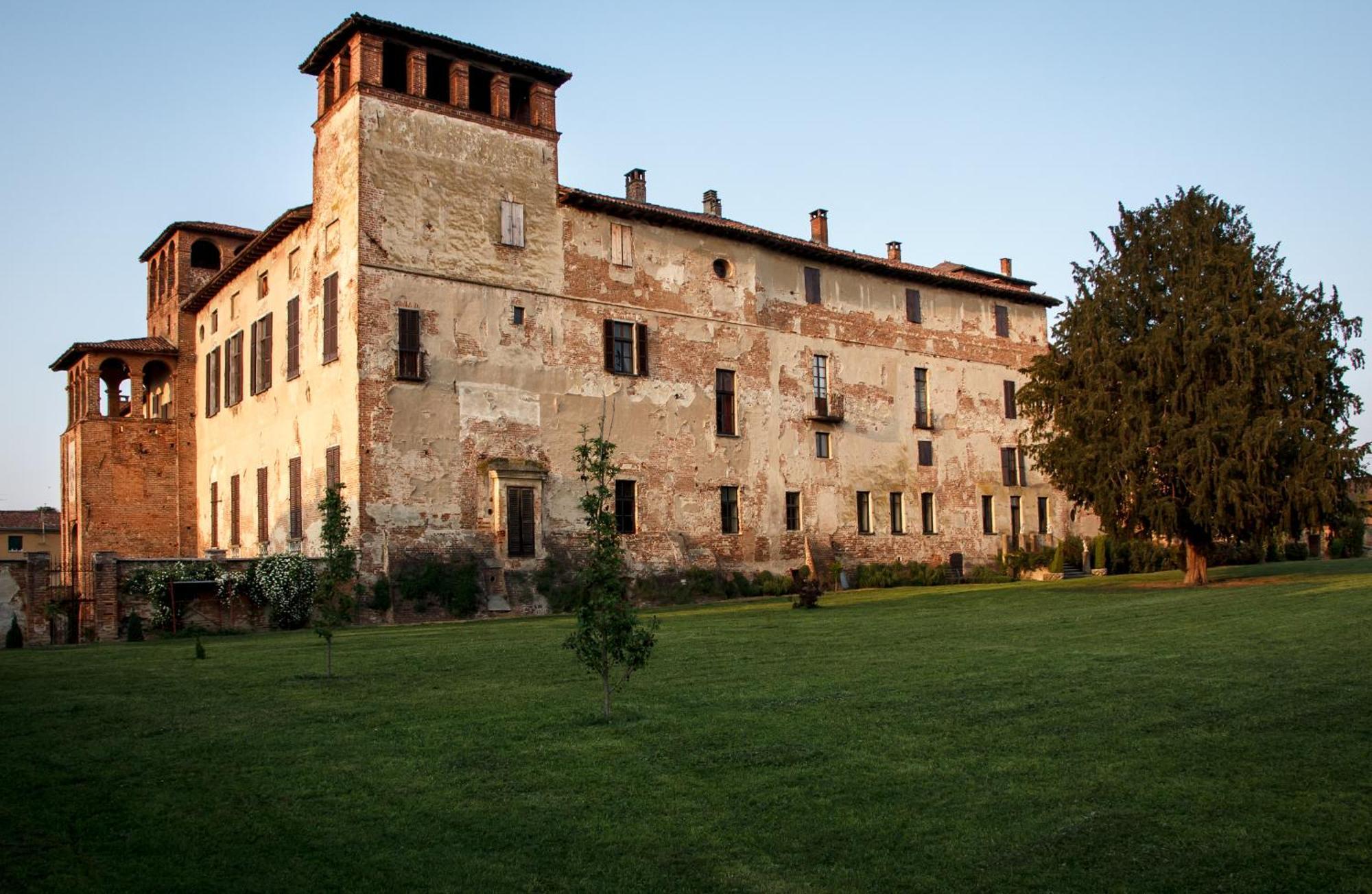 Agriturismo Castello Beccaria Pieve del Cairo Экстерьер фото
